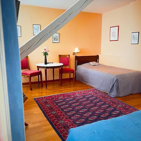 Restaurant Chez Henriette Hotel 3*