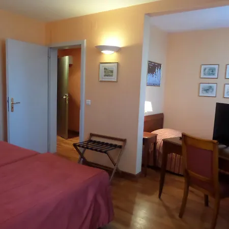 Restaurant Chez Henriette Отель 3*