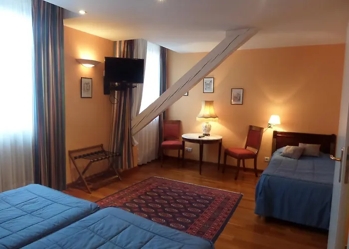 Restaurant Chez Henriette Hotel 3*